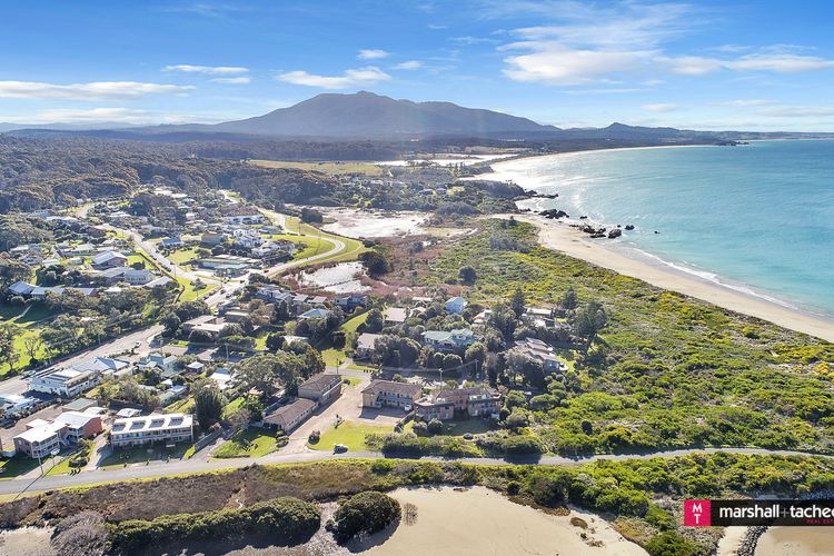 ABERDEEN 1: 112 Lamont Street -Views, great for boats