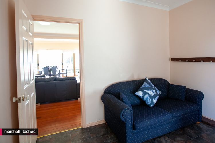 ABERDEEN 1: 112 Lamont Street -Views, great for boats