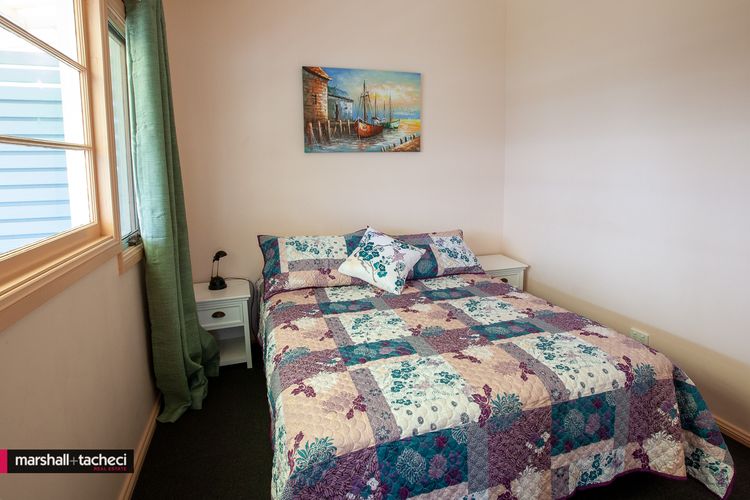 ABERDEEN 1: 112 Lamont Street -Views, great for boats