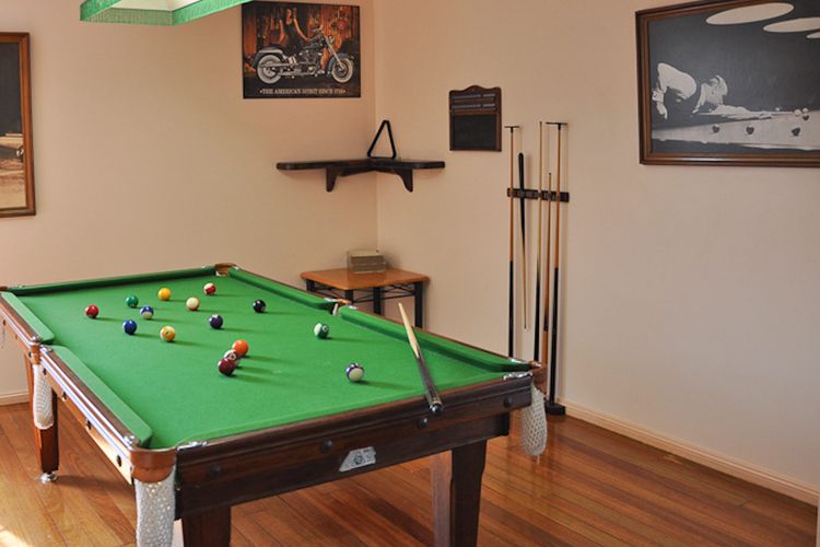 ABERDEEN 1: 112 Lamont Street -Views, great for boats