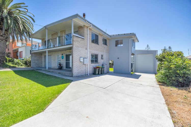 Marina Views: 51 Murrah Street