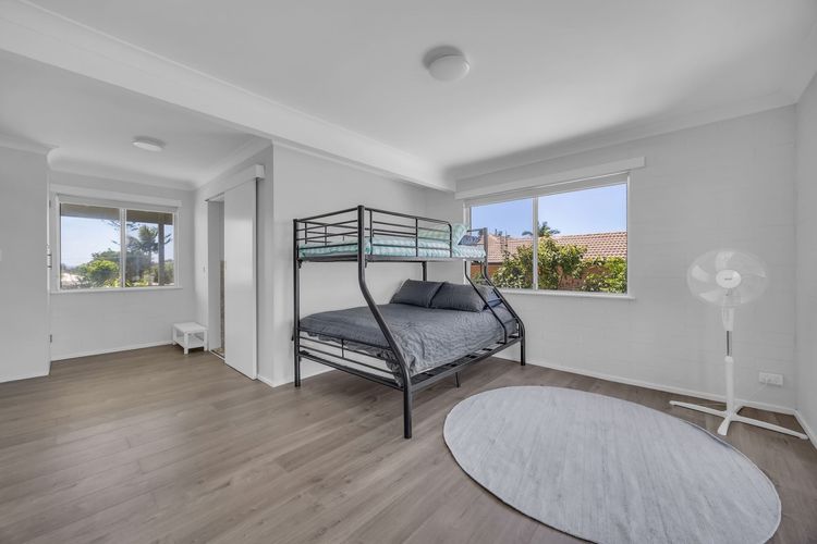 Marina Views: 51 Murrah Street