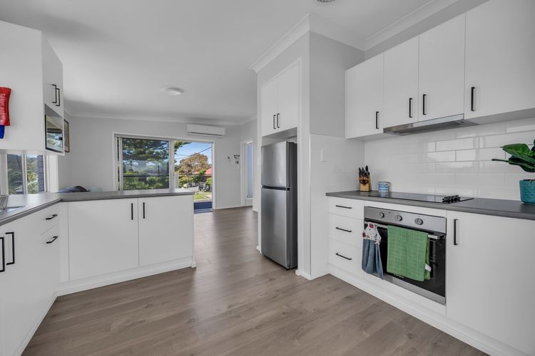 Marina Views: 51 Murrah Street