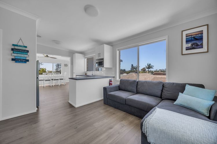 Marina Views: 51 Murrah Street