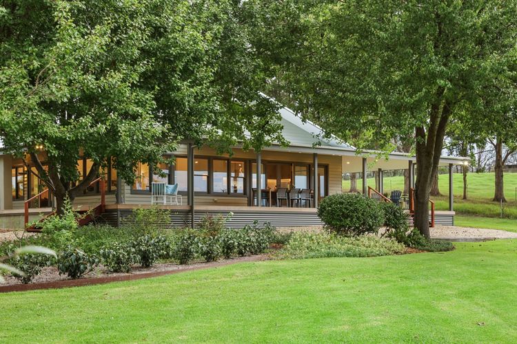 IVY HILL: 1795 Tathra Bermagui Road, Wapengo