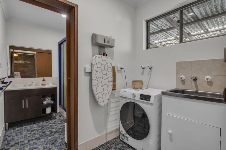 SEA GAZZA – Welsh Street, 12