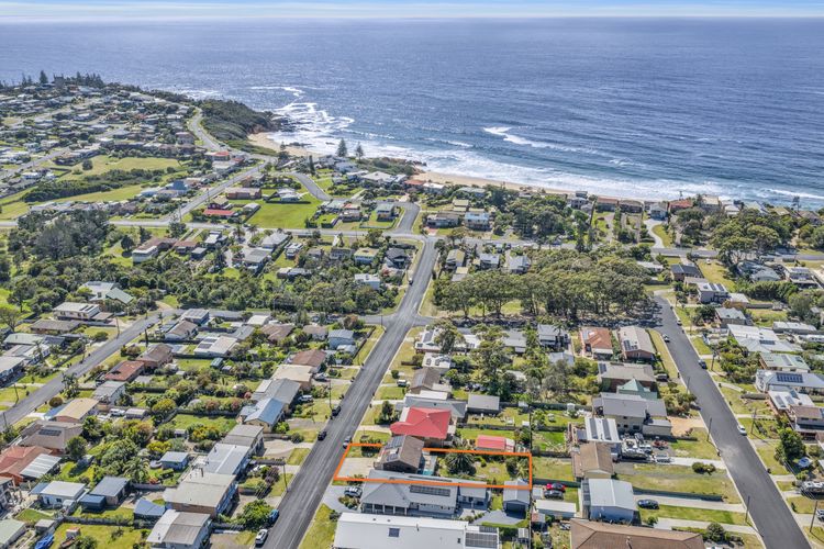 SEA GAZZA – Welsh Street, 12