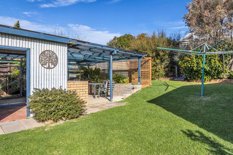 Lamont House Bermagui – Lamont Street 104