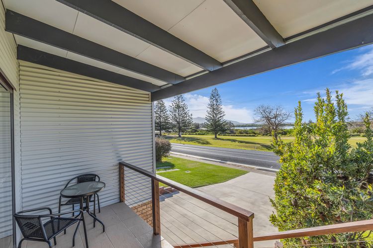 Lamont House Bermagui – Lamont Street 104