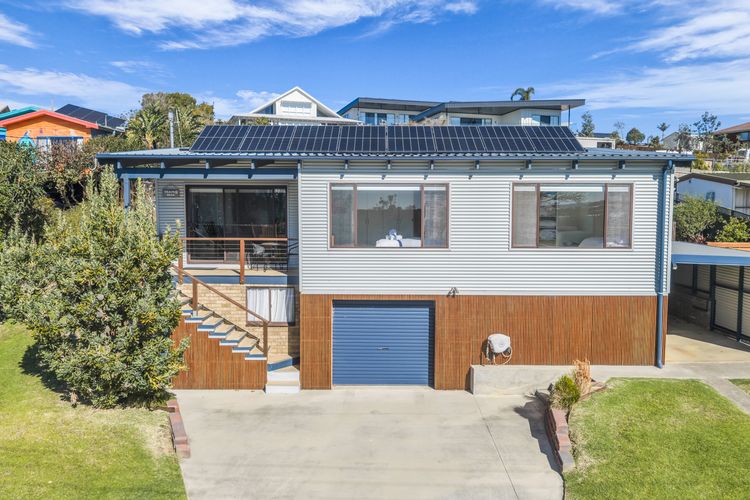 Lamont House Bermagui – Lamont Street 104
