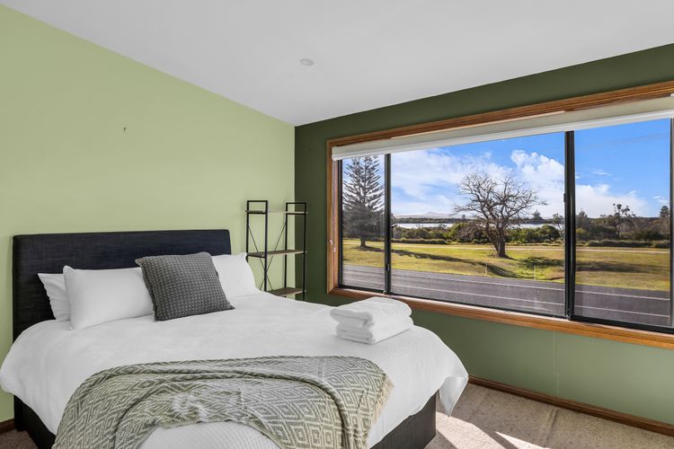 Lamont House Bermagui – Lamont Street 104