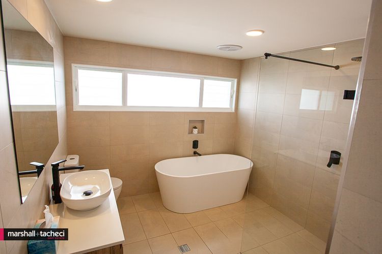 Blue Pool Hideaway: 7 Scenic Drive Bermagui