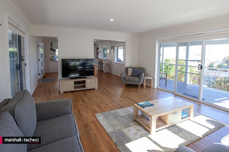 Blue Pool Hideaway: 7 Scenic Drive Bermagui