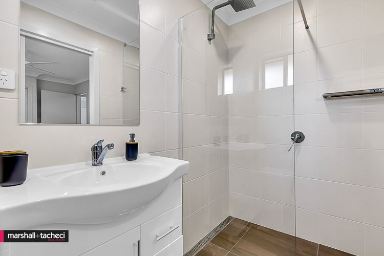 BERMAGUI RIVER VIEW – Unit 1/1 Lindo Street 3 bdrm Villa