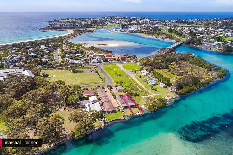 BERMAGUI RIVER VIEW – Unit 1/1 Lindo Street 3 bdrm Villa