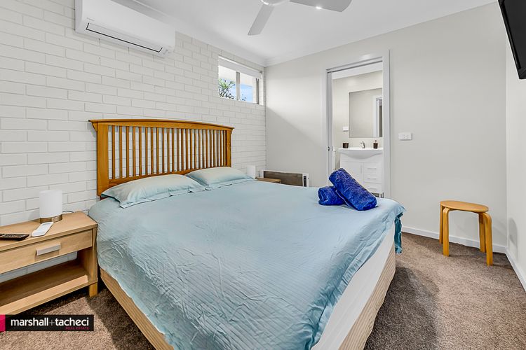 BERMAGUI RIVER VIEW – Unit 1/1 Lindo Street 3 bdrm Villa