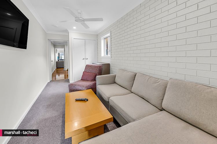 BERMAGUI RIVER VIEW – Unit 1/1 Lindo Street 3 bdrm Villa