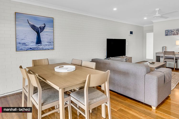 BERMAGUI RIVER VIEW – Unit 1/1 Lindo Street 3 bdrm Villa