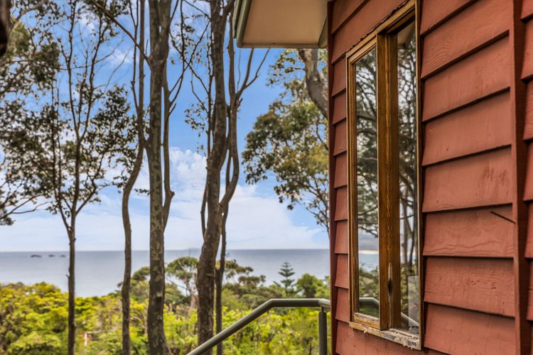 Bush & Beach Retreat – Amaroo Avenue 7