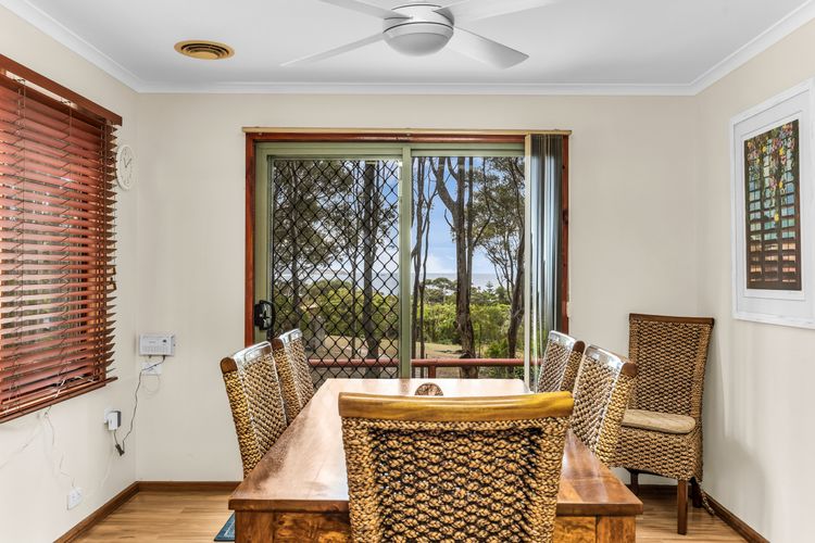 Bush & Beach Retreat – Amaroo Avenue 7
