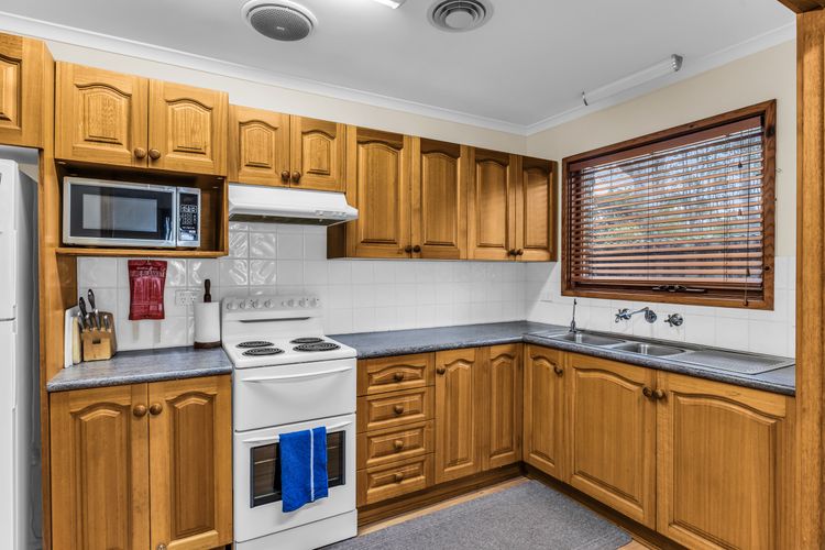 Bush & Beach Retreat – Amaroo Avenue 7