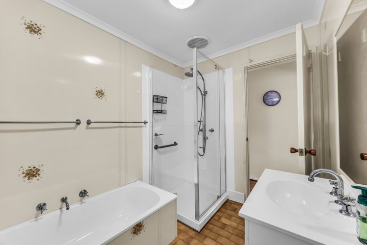 Bush & Beach Retreat – Amaroo Avenue 7