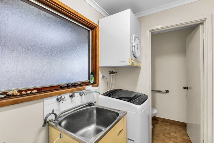 Bush & Beach Retreat – Amaroo Avenue 7