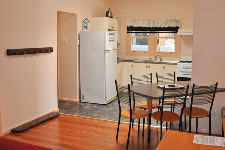 ABERDEEN 2 – 112 Lamont Street- Across from river,