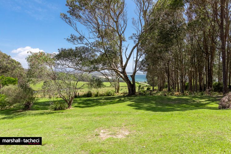 CUTTAGEE BEACH COTTAGE 1