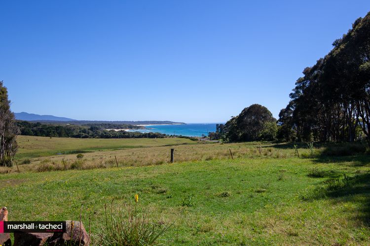 CUTTAGEE BEACH COTTAGE 1