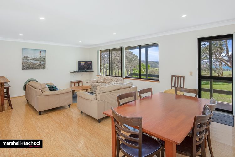 CUTTAGEE BEACH COTTAGE 1