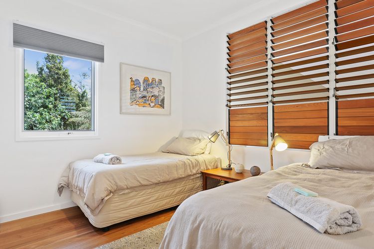 CUTTAGEE VIEWS: 22 Cuttagee Beach Rd- Luxury, ocean, beach front