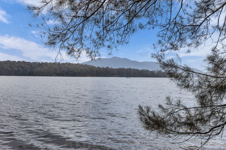 Eight On The Lake – Fairhaven Point Way 8