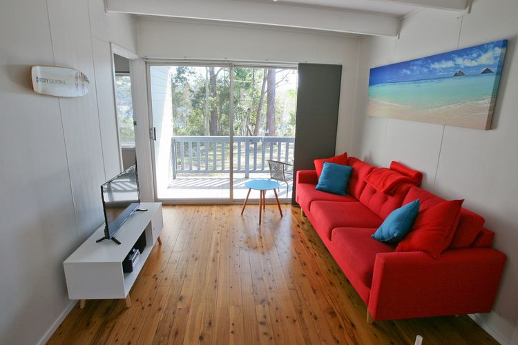 EIGHT ON THE LAKE: 8 Fairhaven Point Way- Lakefront