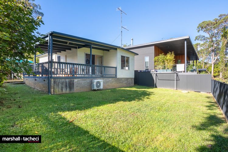 EIGHT ON THE LAKE: 8 Fairhaven Point Way- Lakefront