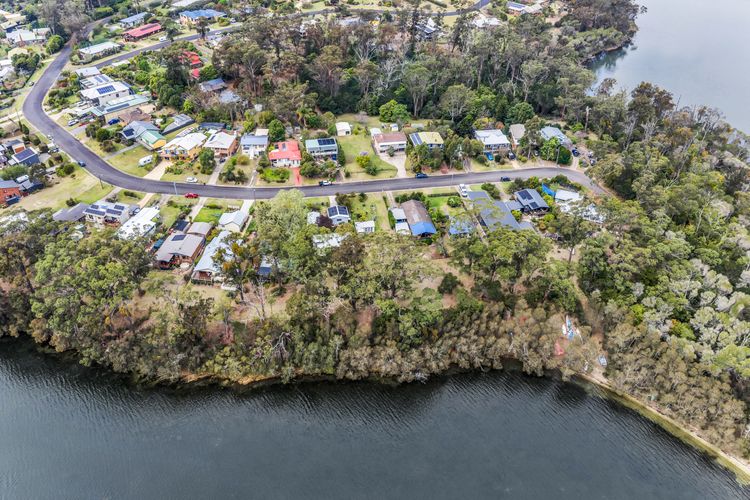 Eight On The Lake – Fairhaven Point Way 8