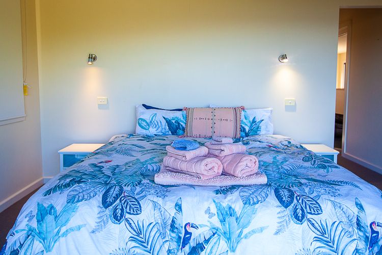 ADELONG: Secluded Beach house- Linen provided Bermagui