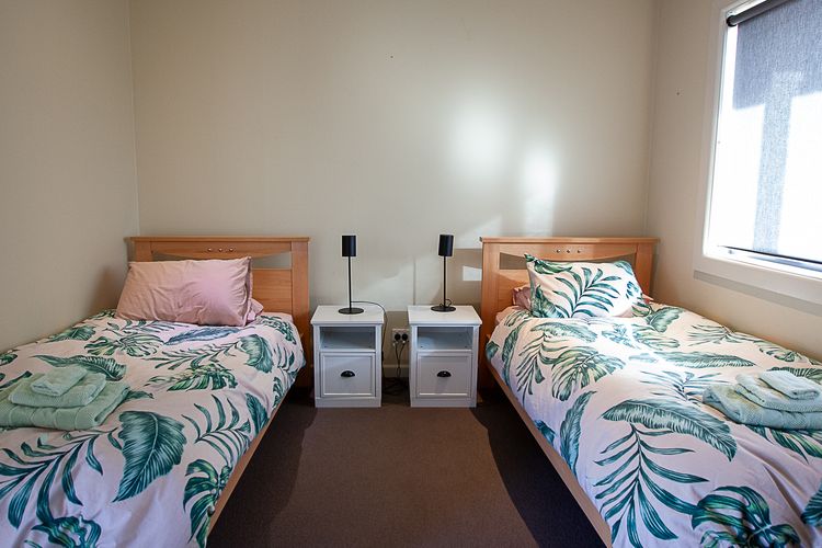 ADELONG: Secluded Beach house- Linen provided Bermagui