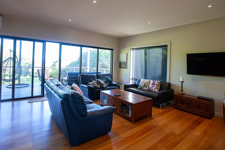 ADELONG: Secluded Beach house- Linen provided Bermagui