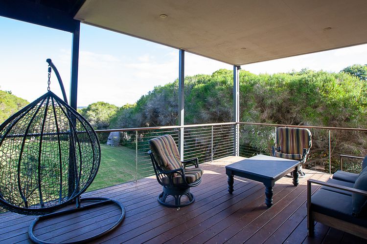 ADELONG: Secluded Beach house- Linen provided Bermagui