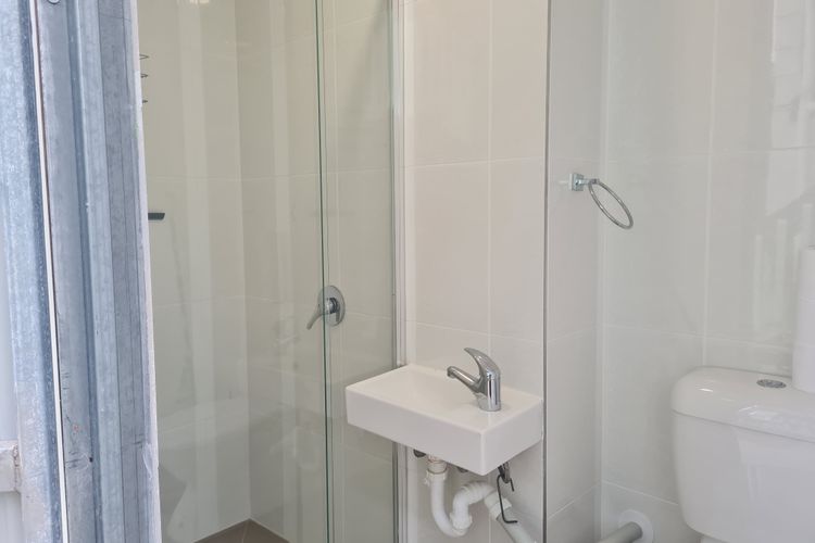 FISHOS HANGOUT 1- 1//21 Sinclair St