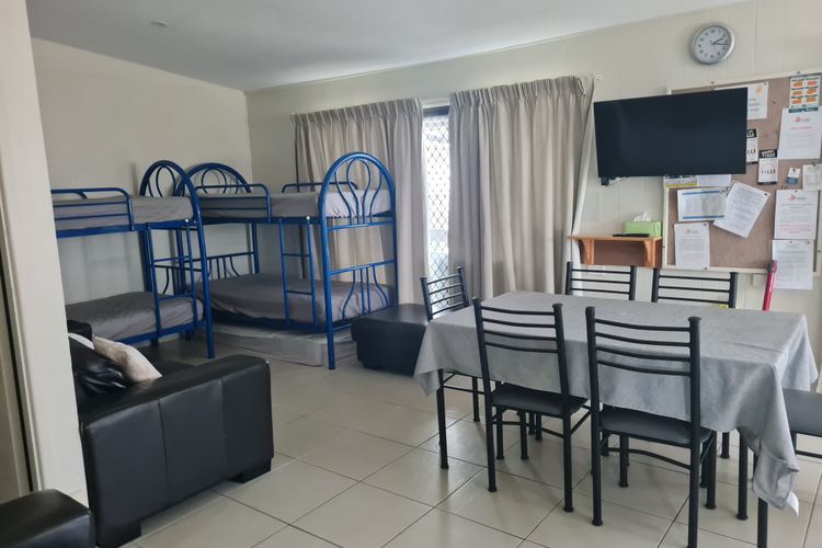 FISHOS HANGOUT 1- 1//21 Sinclair St