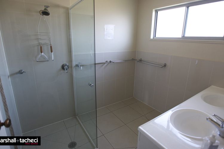 FISHOS HANGOUT 1- 1//21 Sinclair St