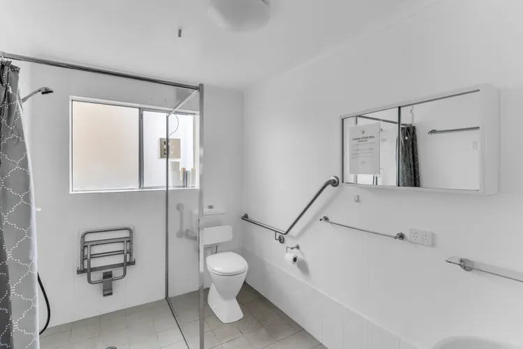 Fishos Hangout 2 – Unit 2 Sinclair St 21