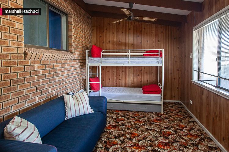 GULL COTTAGE: 7 Pacific Drive- Ocean views