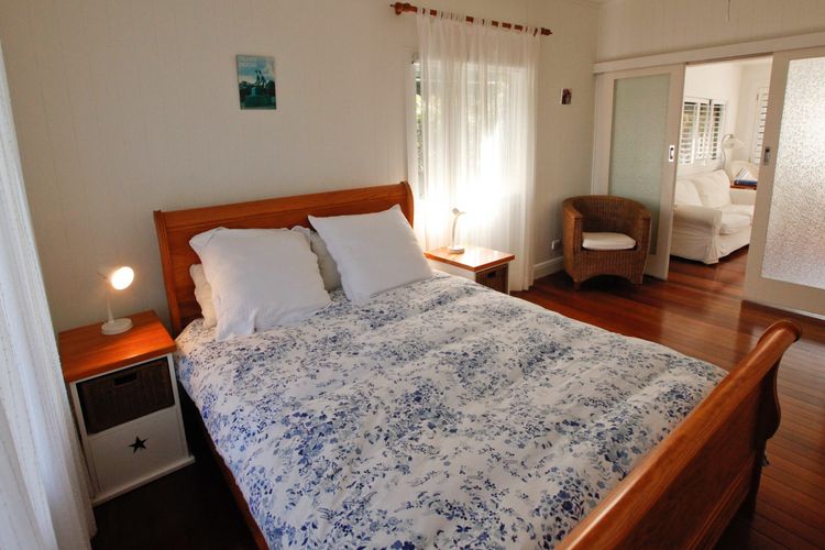 LAKEHOUSE AKOLELE: 19 Flower Circuit- Wallaga Lake Bermagui