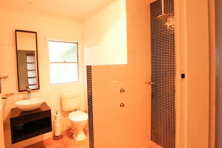 LAKEHOUSE AKOLELE: 19 Flower Circuit- Wallaga Lake Bermagui