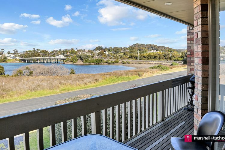 MARINA TOWNHOUSE 1: 1/6 Wapengo Street- Walk to beach Bermagui