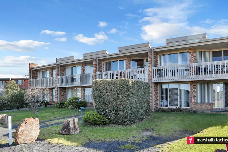 MARINA TOWNHOUSE 1: 1/6 Wapengo Street- Walk to beach Bermagui