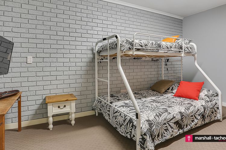 MARINA TOWNHOUSE 1: 1/6 Wapengo Street- Walk to beach Bermagui